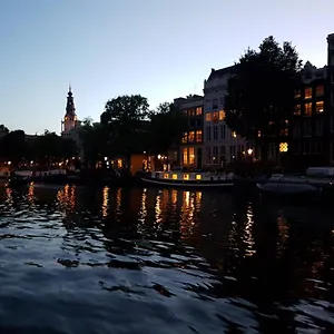 https://marmar-bb-studio.amsterdamhotelsnl.com